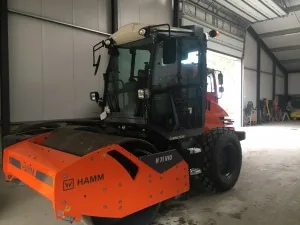 Twee oranje walsen naast elkaar